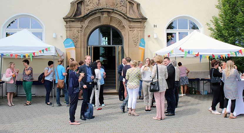 Networking im Anschluss an die Einsetzungsfeier